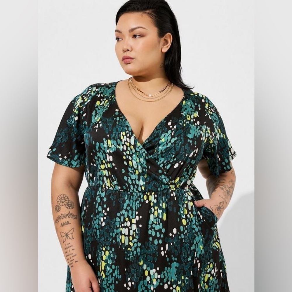 Torrid 1X midi flutter sleeve wrap dress NWT - Picture 4 of 6
